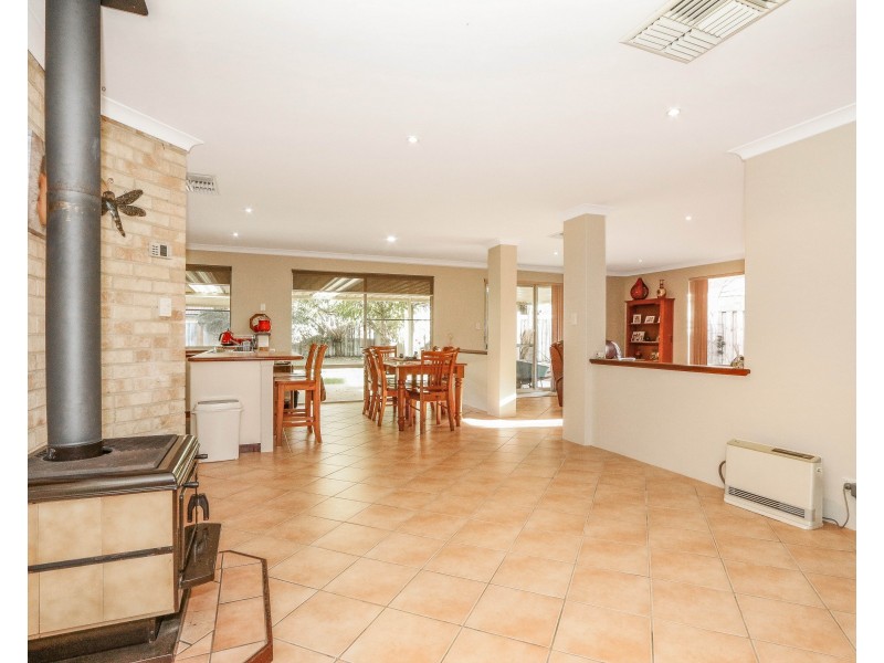 6 Holbrook Road, Australind WA 6233