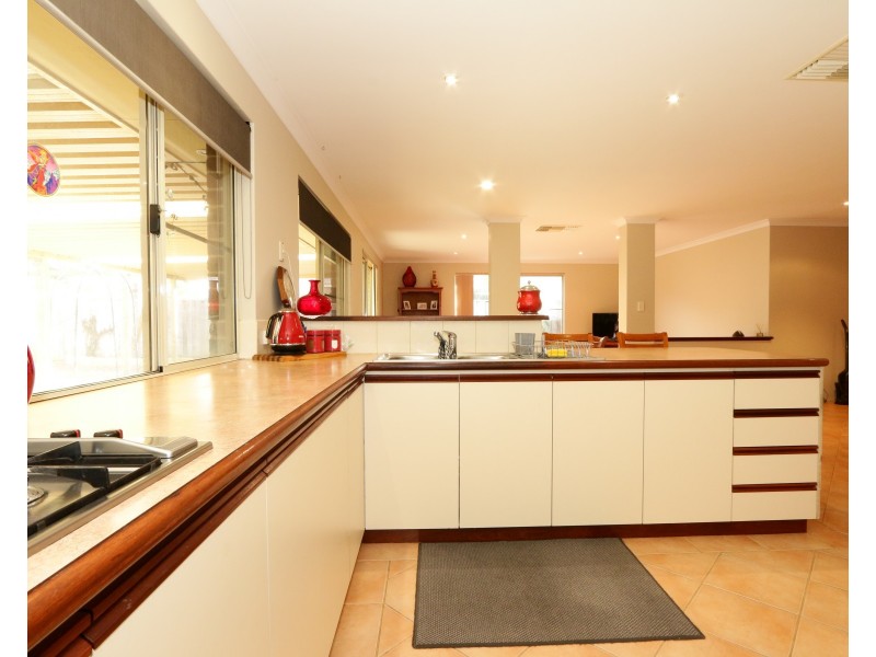 6 Holbrook Road, Australind WA 6233