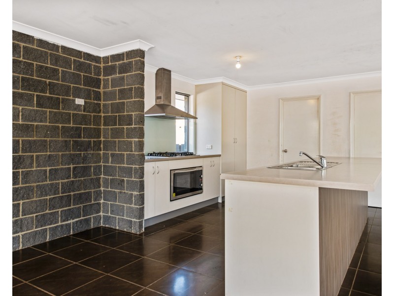 203 Braidwood Drive, Australind WA 6233