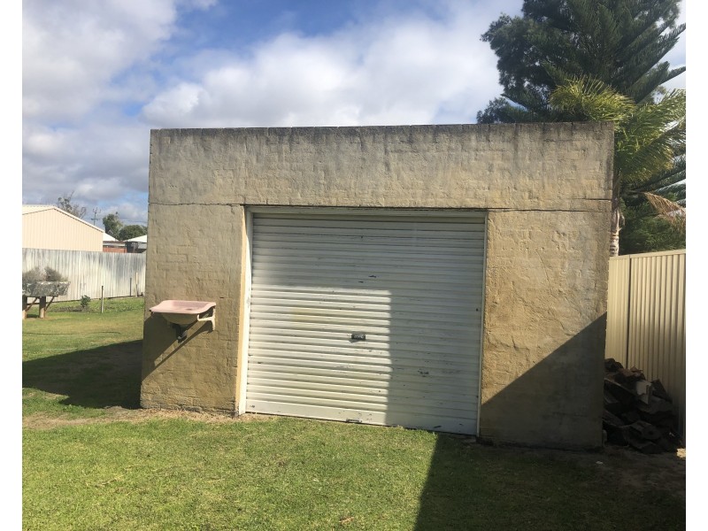 14 Jolliffe Street, Busselton WA 6280