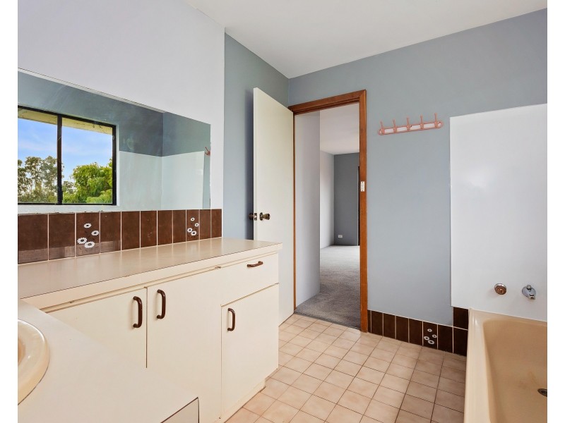 153 Tenth Street, Harvey WA 6220