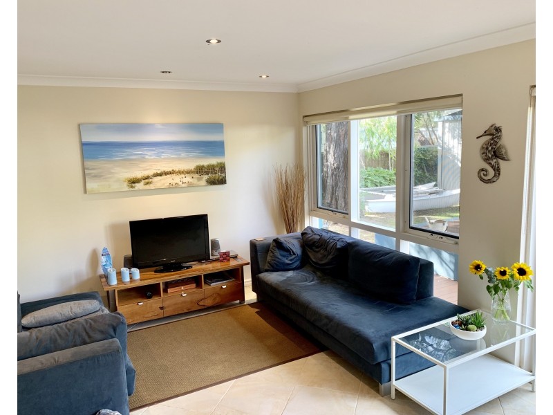 10 Locke Street, Abbey WA 6280