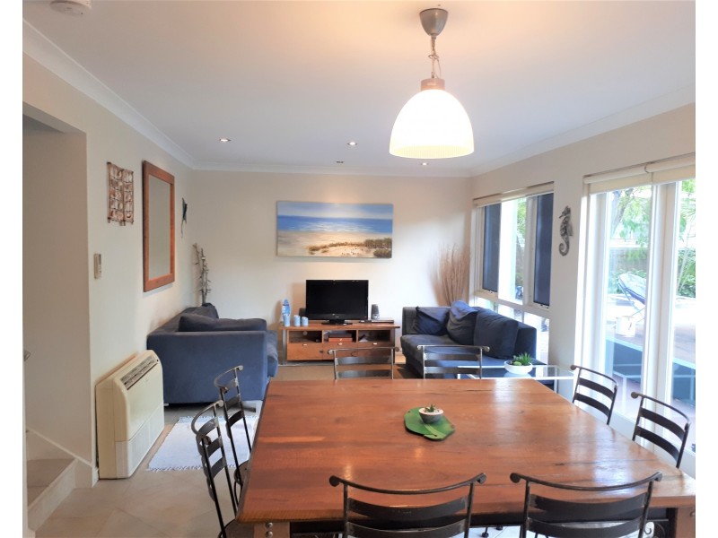 10 Locke Street, Abbey WA 6280