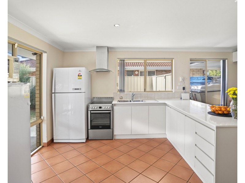 1 Karri Court, Broadwater WA 6280