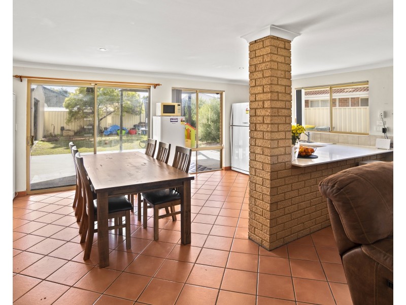 1 Karri Court, Broadwater WA 6280
