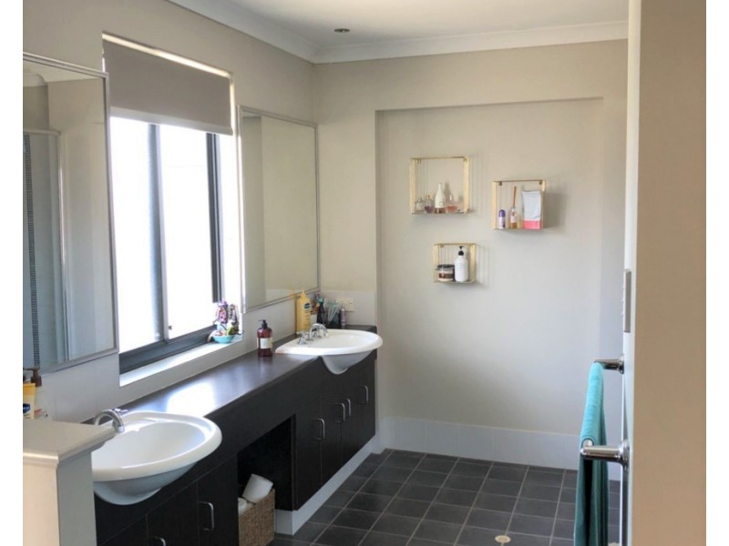 24 Pigeon Rise, Geographe WA 6280