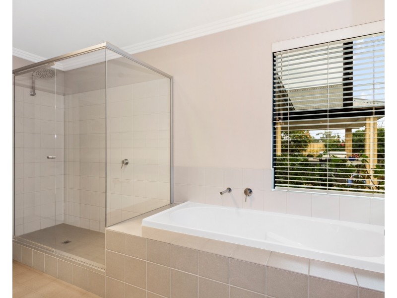 8 Diamond Street, Dalyellup WA 6230