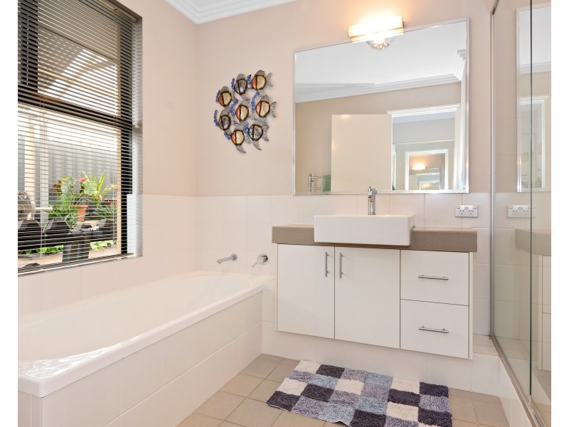 8 Diamond Street, Dalyellup WA 6230