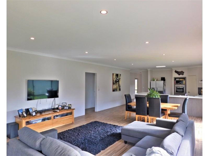 4 Carriage Terrace, Vasse WA 6280