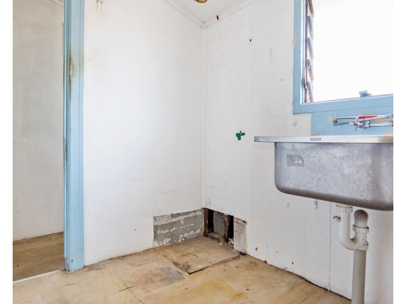 37A Wisbey St, Carey Park WA 6230