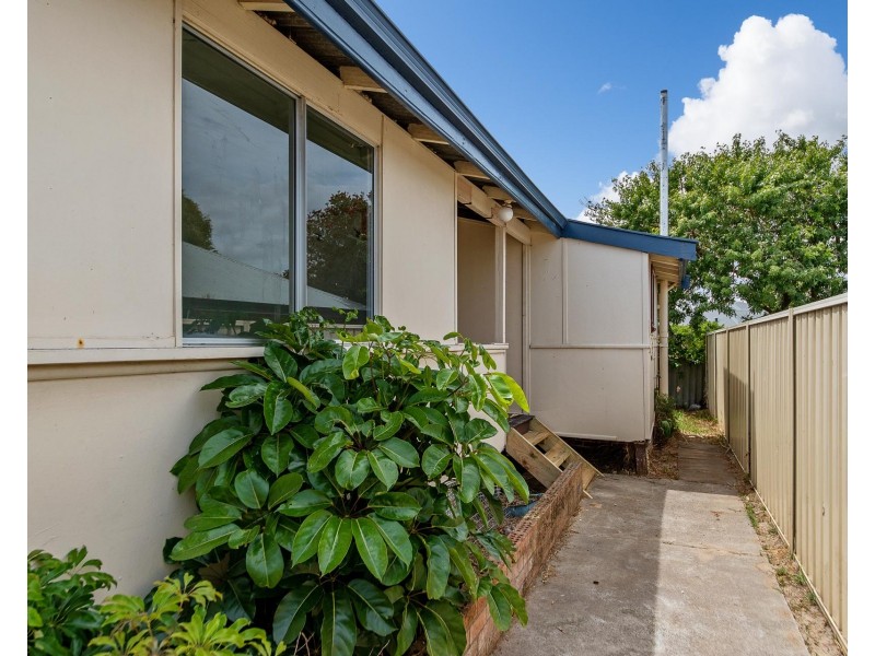37A Wisbey St, Carey Park WA 6230