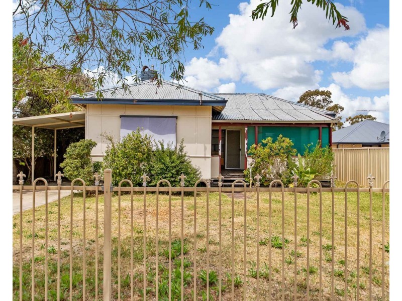 37A Wisbey St, Carey Park WA 6230