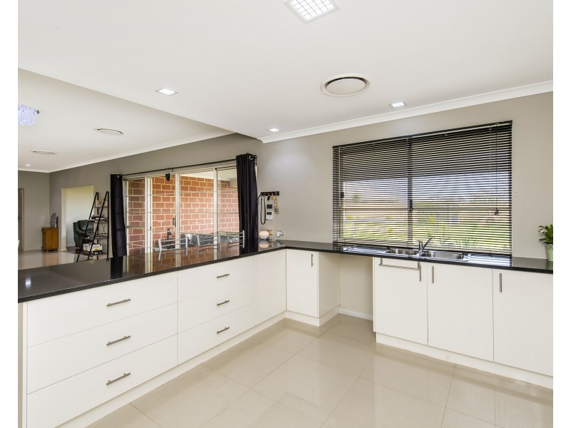 7 Hyandra Court, Millbridge WA 6232