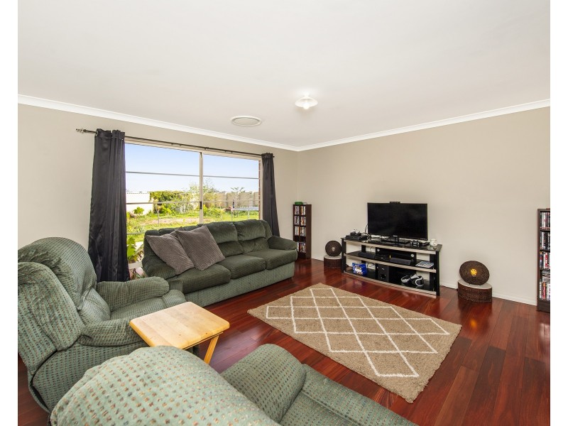 7 Hyandra Court, Millbridge WA 6232