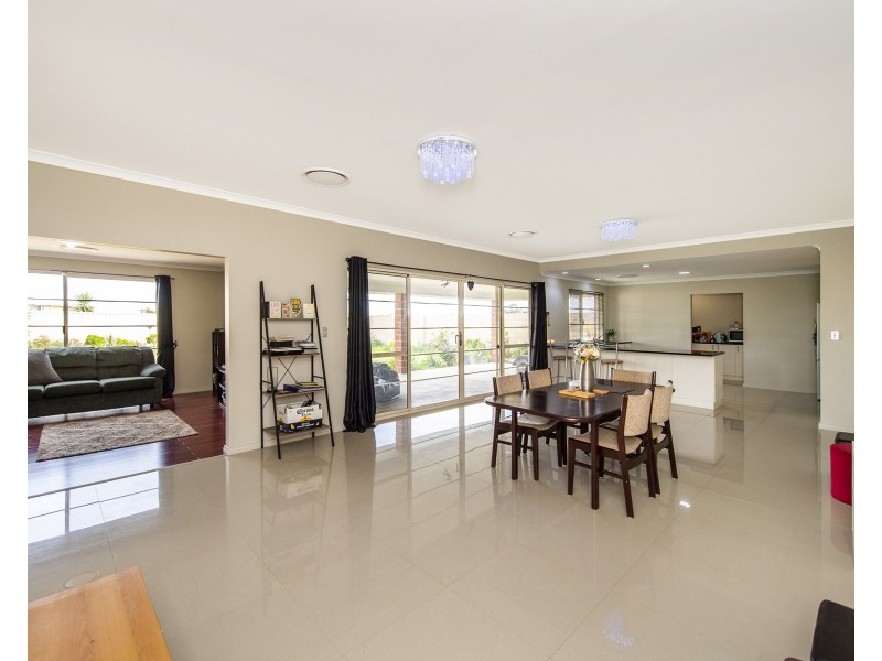 7 Hyandra Court, Millbridge WA 6232