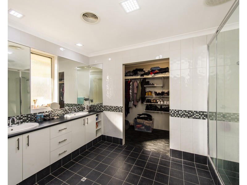 7 Hyandra Court, Millbridge WA 6232