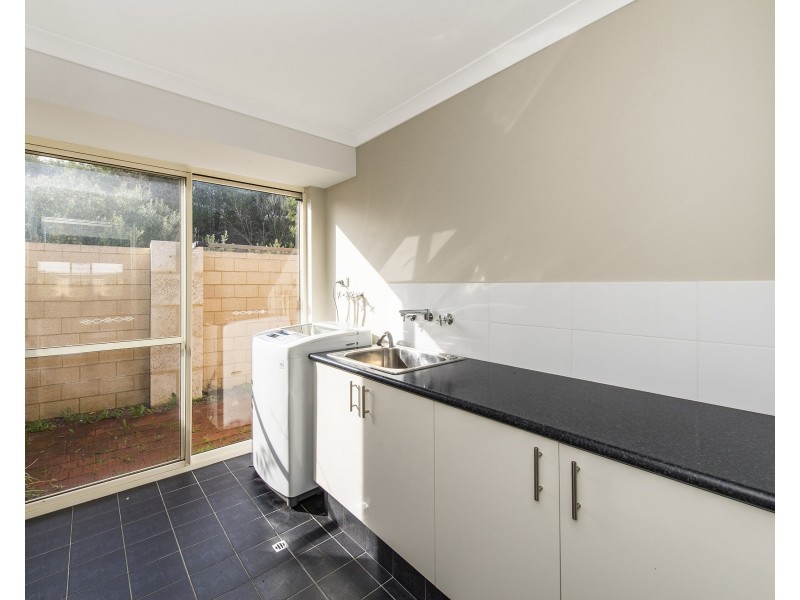7 Hyandra Court, Millbridge WA 6232