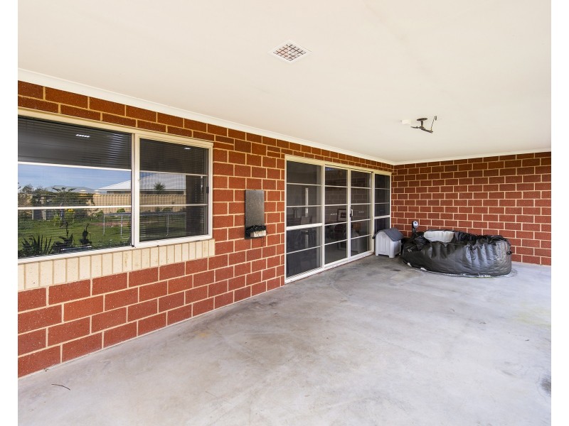 7 Hyandra Court, Millbridge WA 6232