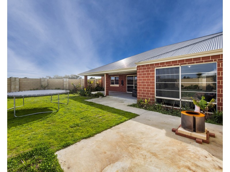 7 Hyandra Court, Millbridge WA 6232