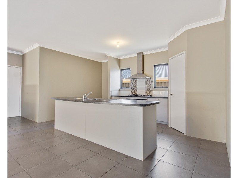 3 Apsley Circle, Millbridge WA 6232