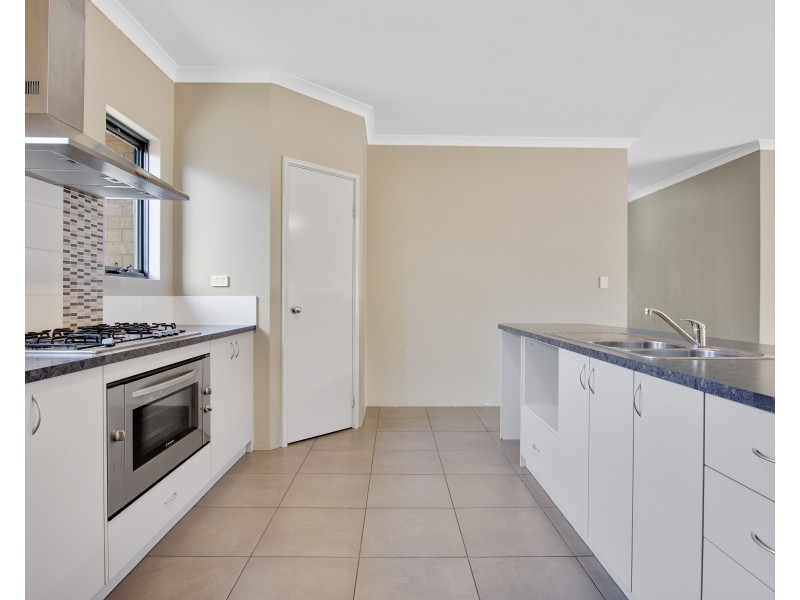 3 Apsley Circle, Millbridge WA 6232