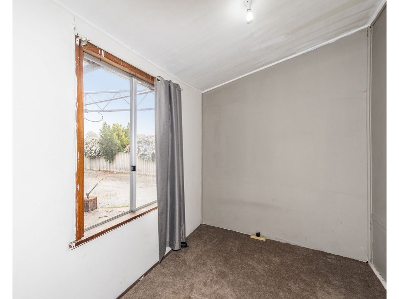 13 Deakin Street, Collie WA 6225