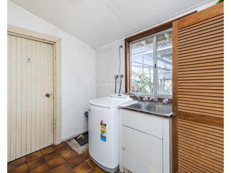 13 Deakin Street, Collie WA 6225