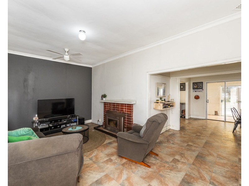 13 Deakin Street, Collie WA 6225