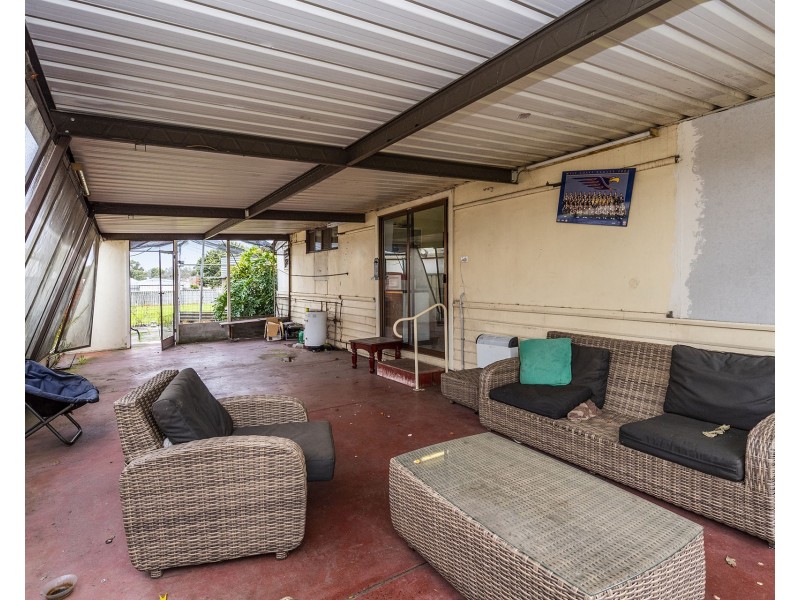 13 Deakin Street, Collie WA 6225