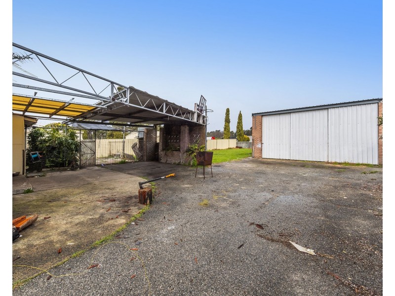 13 Deakin Street, Collie WA 6225