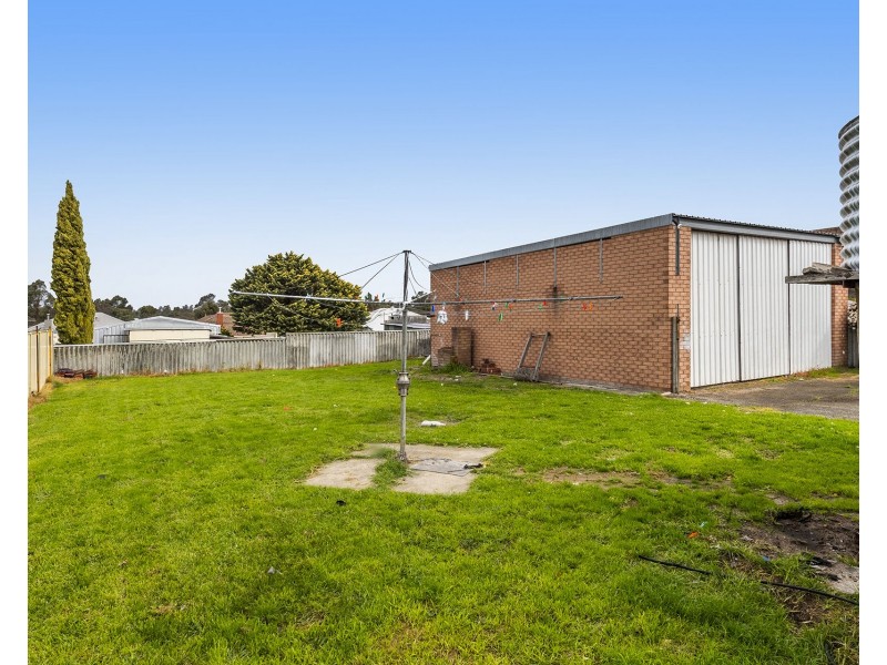 13 Deakin Street, Collie WA 6225