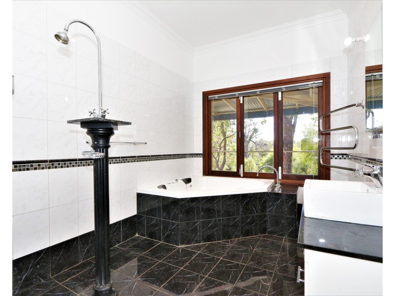 139 Howson Drive, Brunswick WA 6224