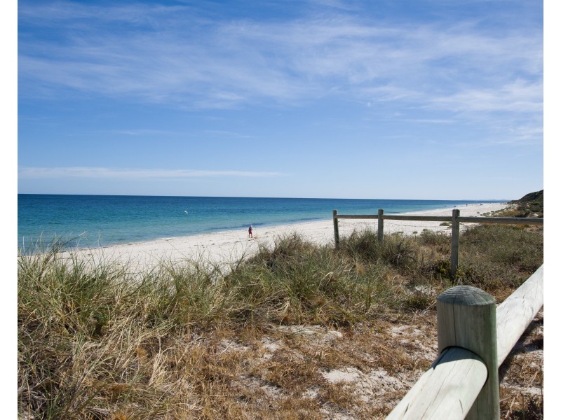 9 Kooraa Rise, Peppermint Grove Beach WA 6271