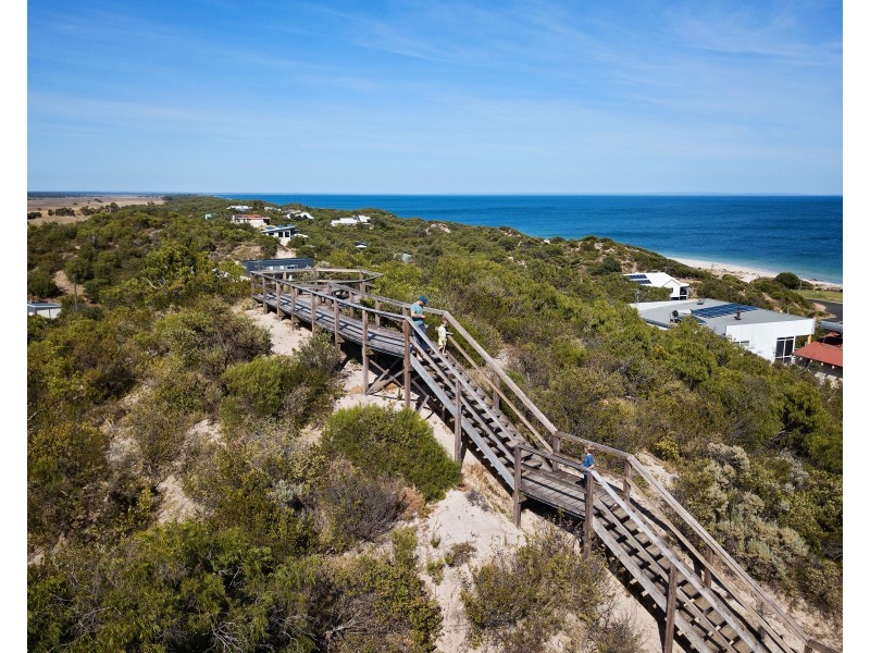 9 Kooraa Rise, Peppermint Grove Beach WA 6271