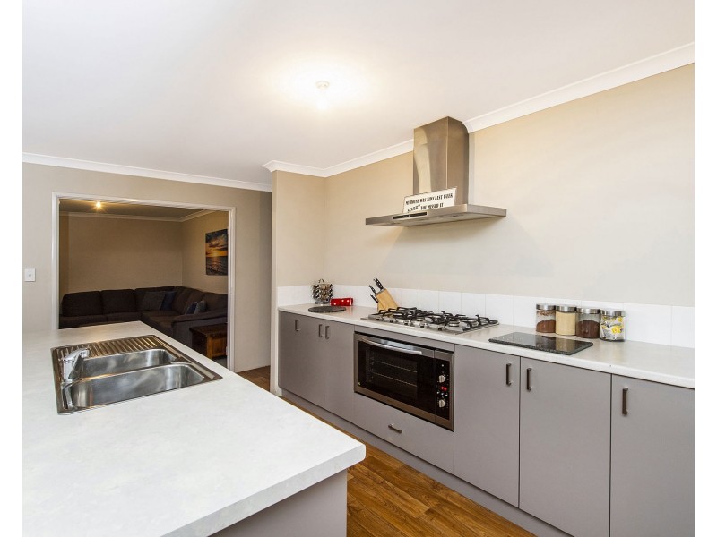 165 Braidwood Drive, Australind WA 6233