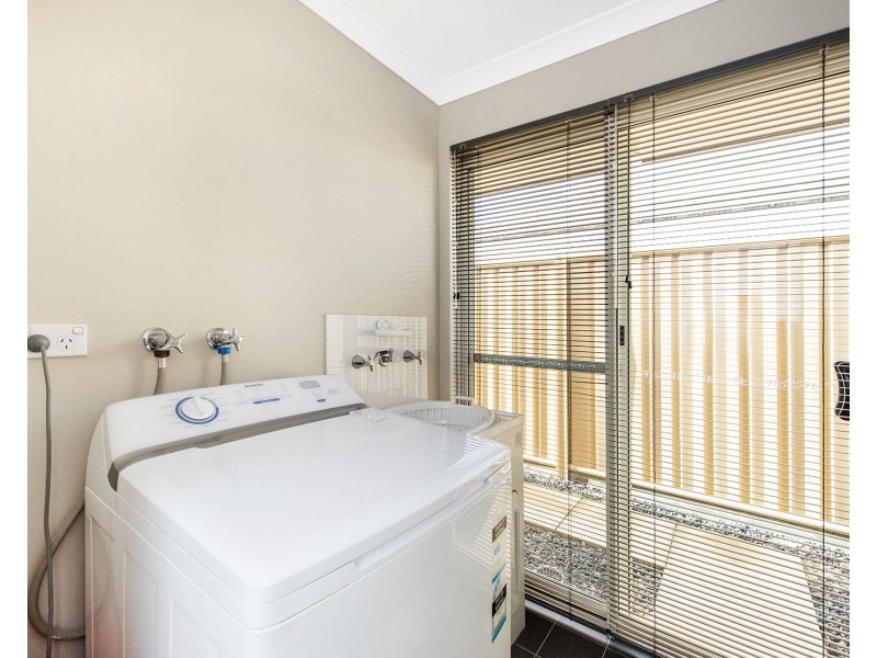 165 Braidwood Drive, Australind WA 6233