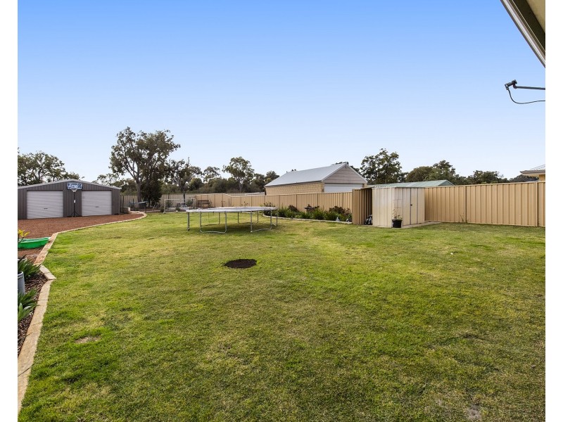 165 Braidwood Drive, Australind WA 6233