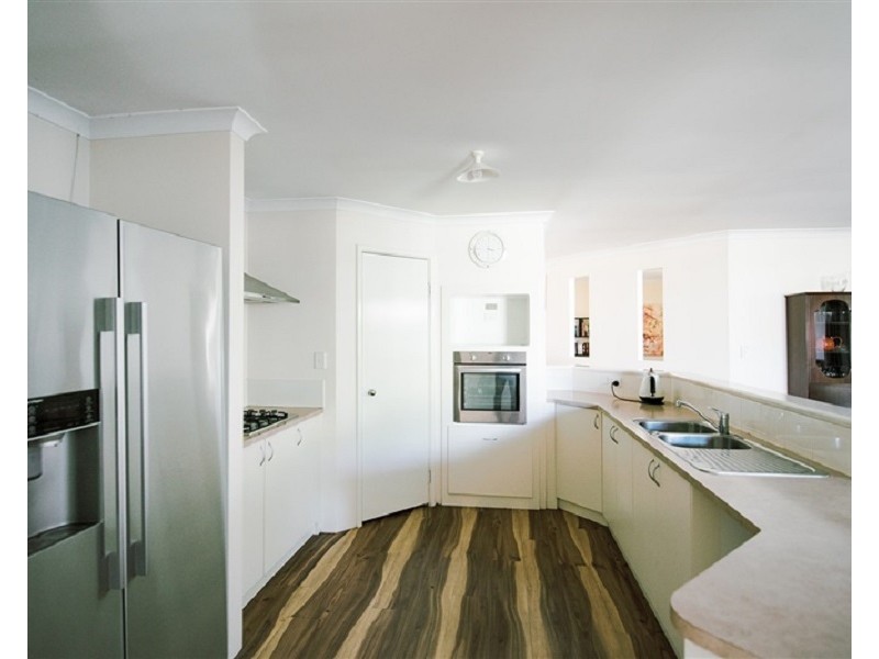 6 Dravite Way, Dalyellup WA 6230