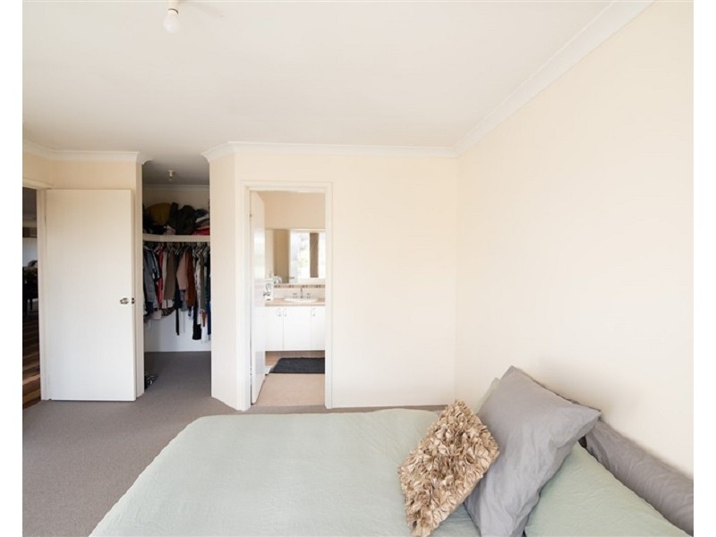 6 Dravite Way, Dalyellup WA 6230