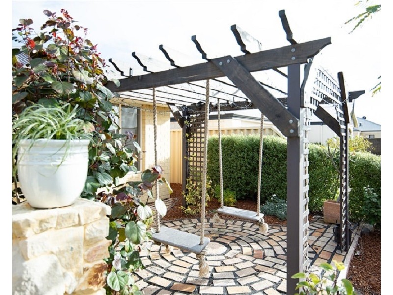 6 Dravite Way, Dalyellup WA 6230