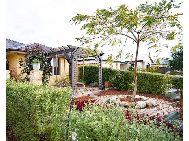 6 Dravite Way, Dalyellup WA 6230