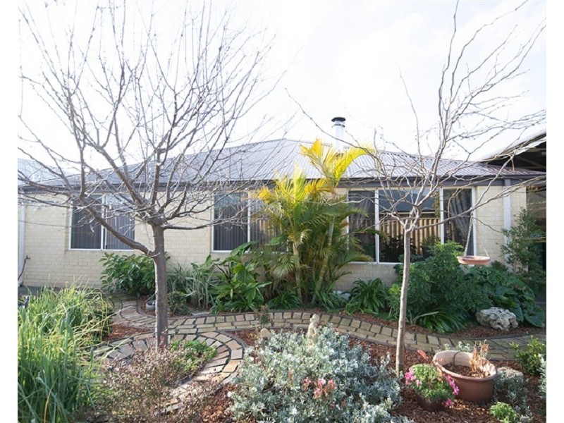 6 Dravite Way, Dalyellup WA 6230
