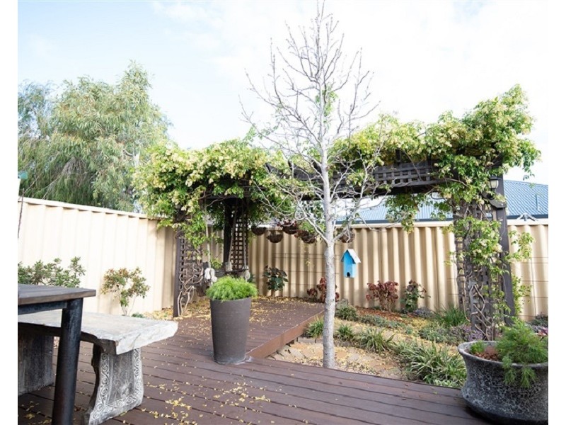 6 Dravite Way, Dalyellup WA 6230