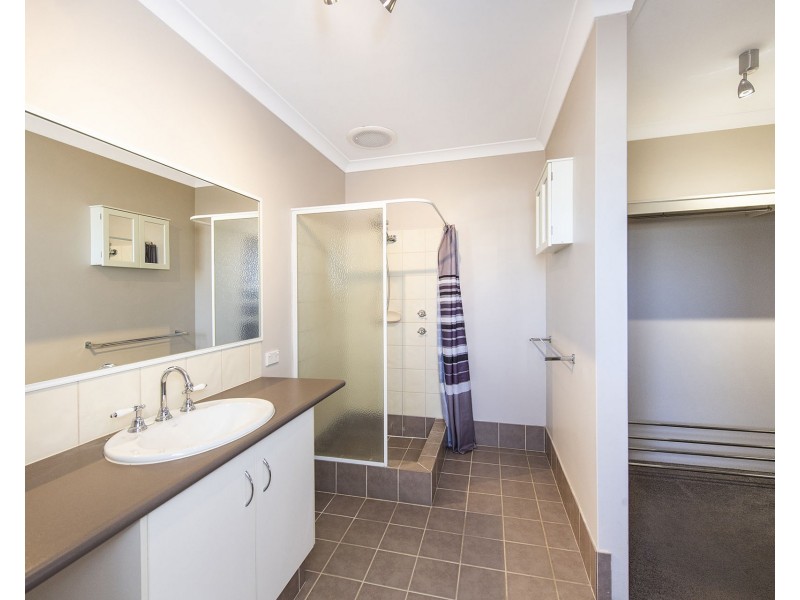 7 Burwood Road, Australind WA 6233