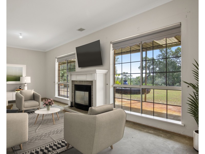 13 Grosmont Glade, Leschenault WA 6233