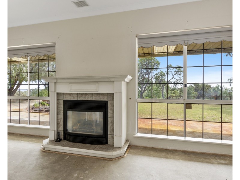 13 Grosmont Glade, Leschenault WA 6233
