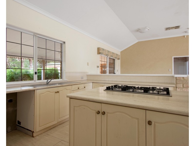13 Grosmont Glade, Leschenault WA 6233