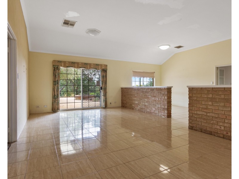 13 Grosmont Glade, Leschenault WA 6233