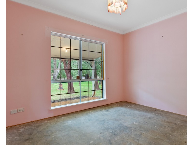 13 Grosmont Glade, Leschenault WA 6233