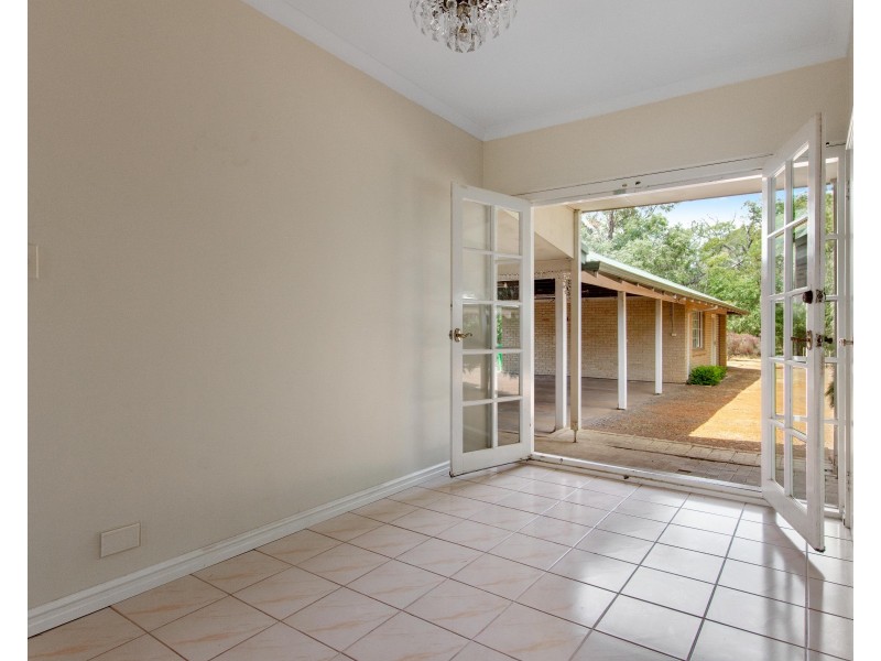 13 Grosmont Glade, Leschenault WA 6233